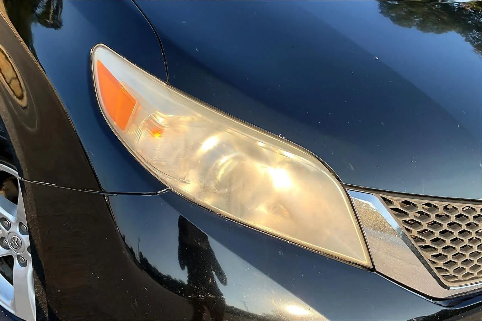 Used 2015 Attitude Black Toyota LE image 27