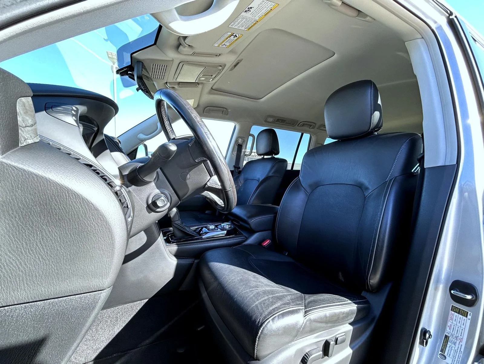 Used 2021 Silver INFINITI LUXE image 10