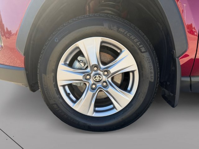 Certified Used 2025 Pearl Toyota XLE image 9