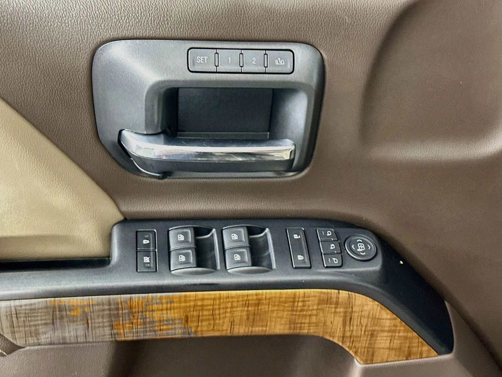 Used 2015 Bronze Alloy Metallic GMC SLT image 19