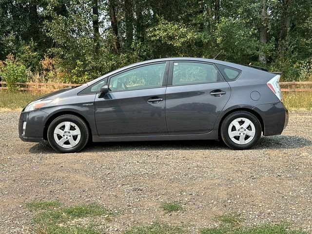 Used 2010 Winter Gray Metallic Toyota I image 6