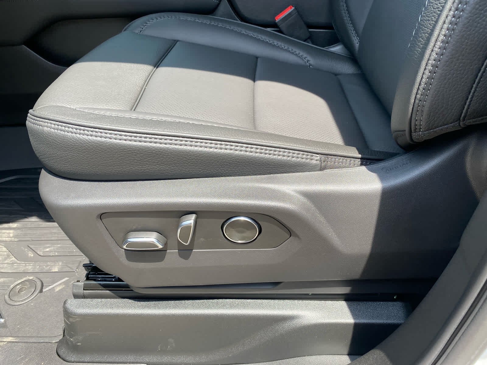 New 2026 Glacier White Tricoat GMC Denali image 11