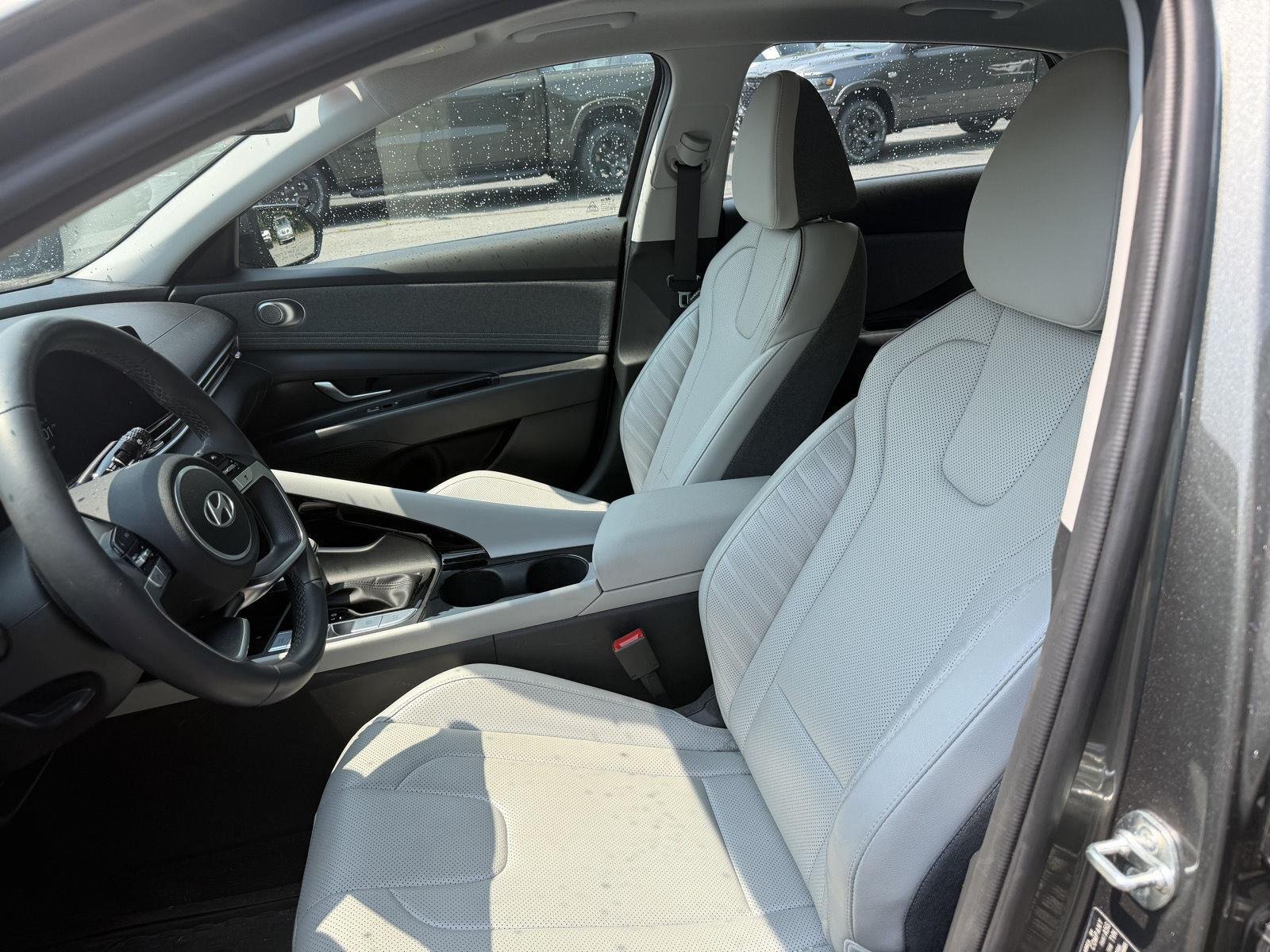 Used 2024 Amazon Gray Hyundai Limited image 9
