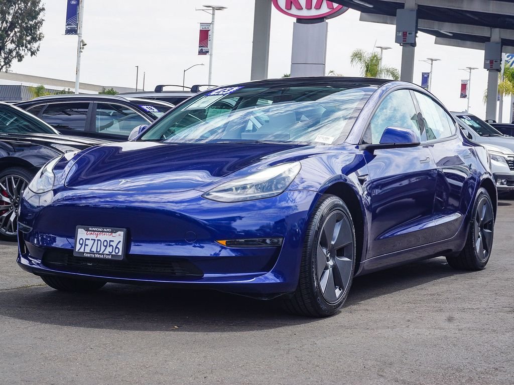 Used 2023 Deep Blue Metallic Tesla Base image 4