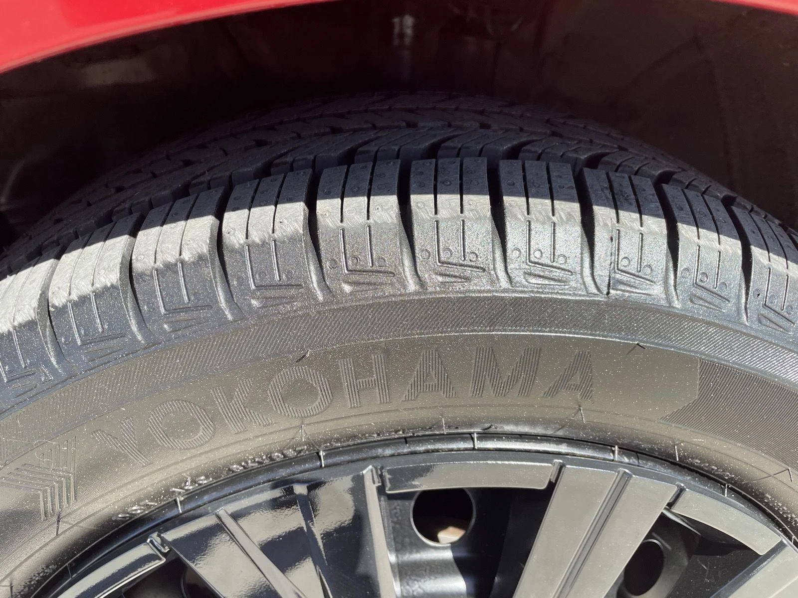 Used 2018 Barcelona Red Metallic Toyota LE image 29