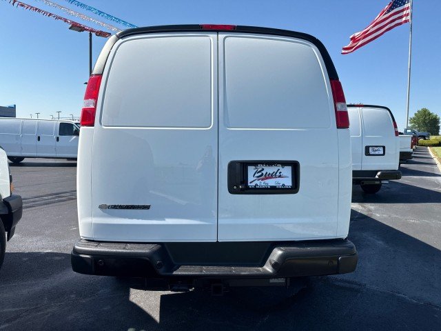 2025 Chevrolet Express Cargo Work Van - Photo 11
