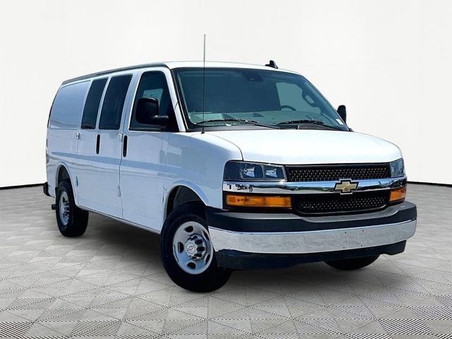 2025 Chevrolet Express 2500 Work Van HD's photo