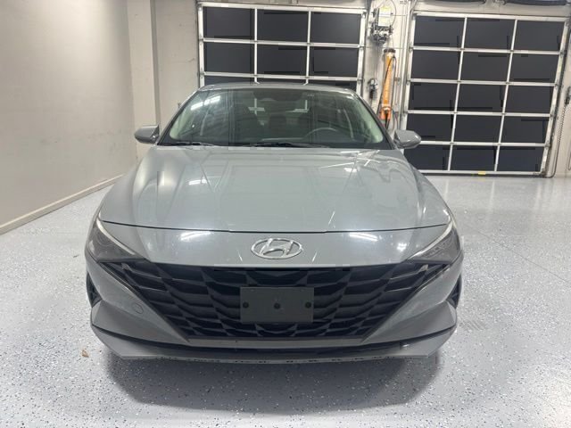 Used 2022 Gray Hyundai SEL image 2