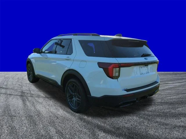New 2026 Star White Metallic Tri-Coat Ford ST-Line image 6