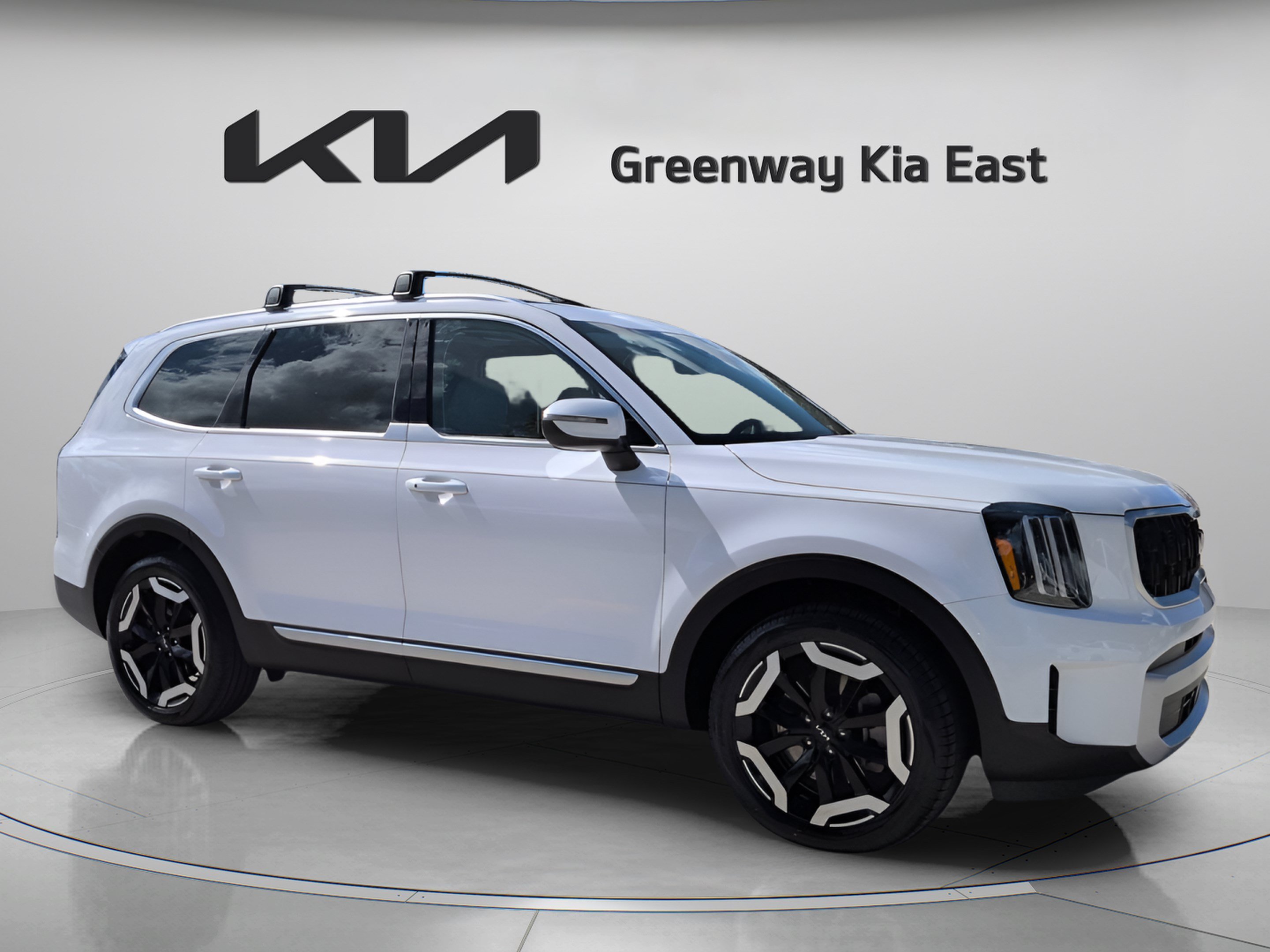 Certified Used 2025 Glacial White Pearl Kia EX image 3