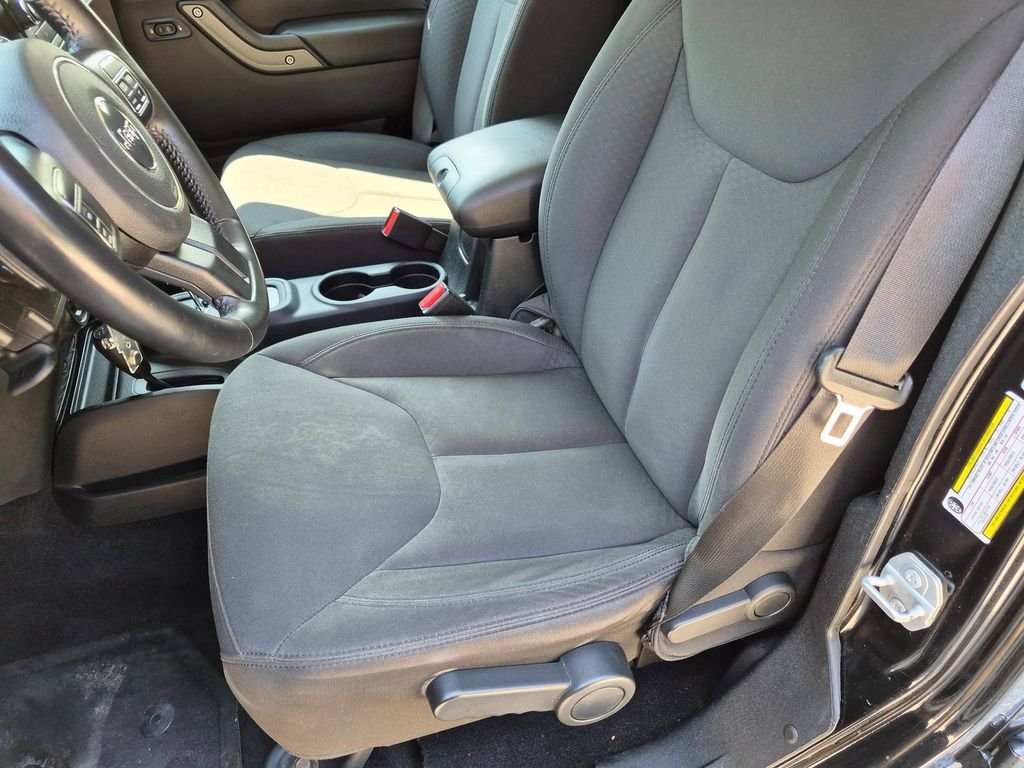 Used 2016 Black Jeep Unlimited Sport image 18