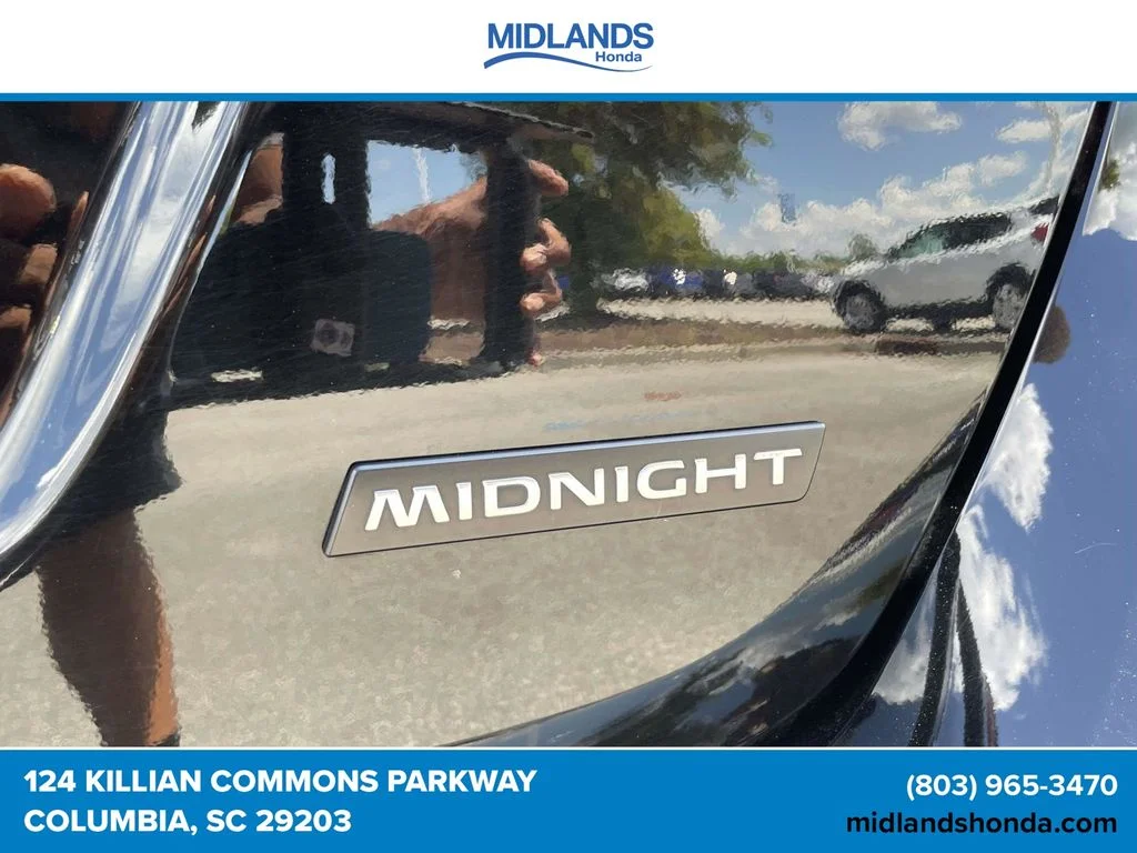 Used 2018 Super Black Nissan SR image 8
