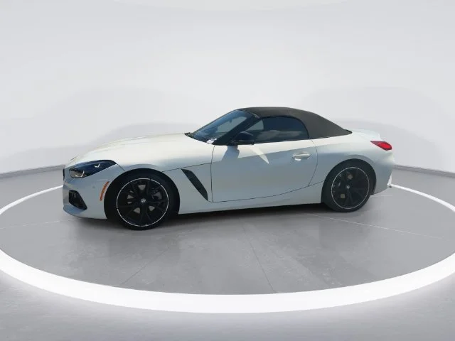 Used 2023 White BMW sDrive30i image 5