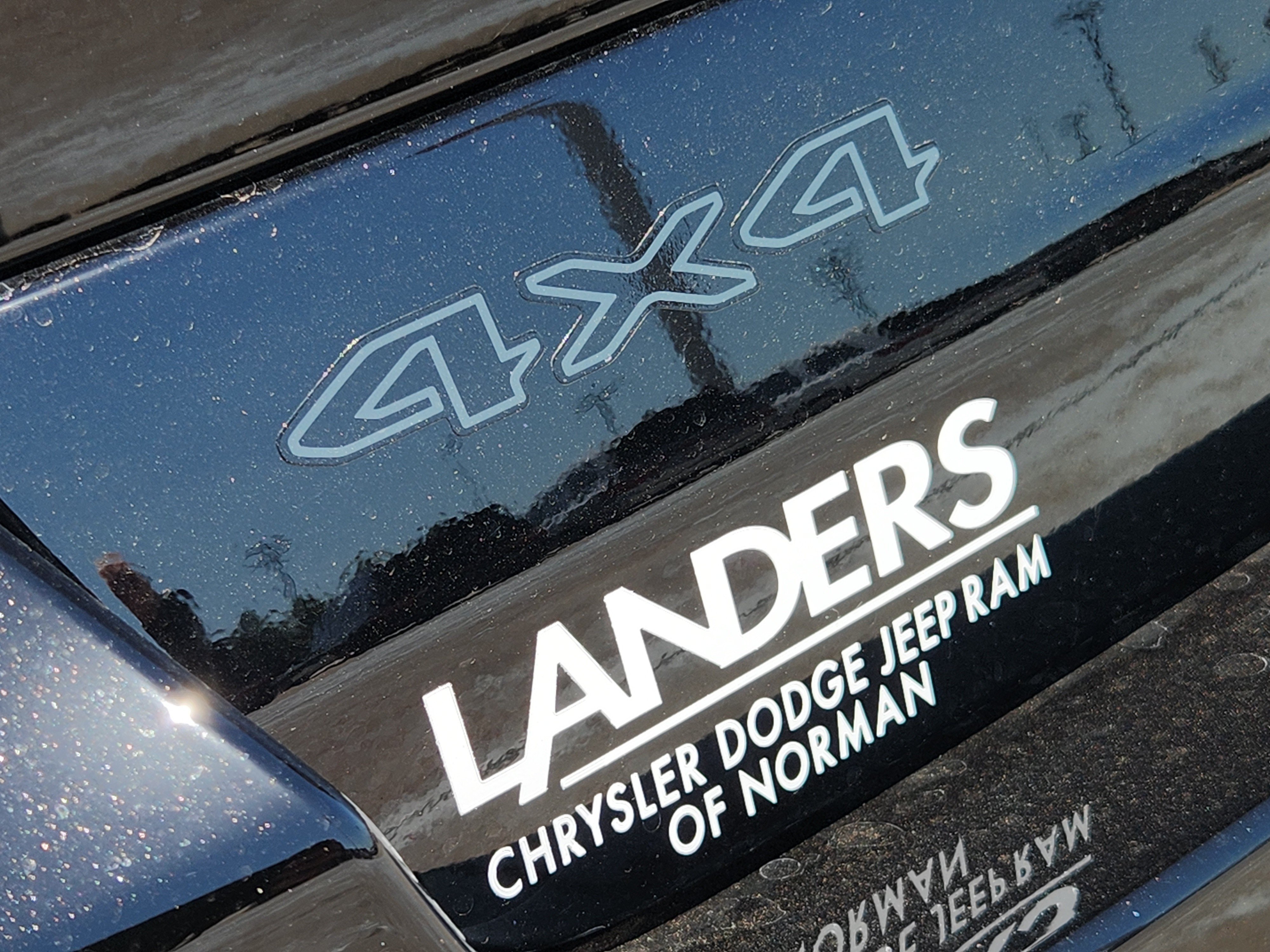 New 2026 Diamond Black Crystal Pearl-Coat Exterior Paint Jeep 85th Anniversary Edition image 9