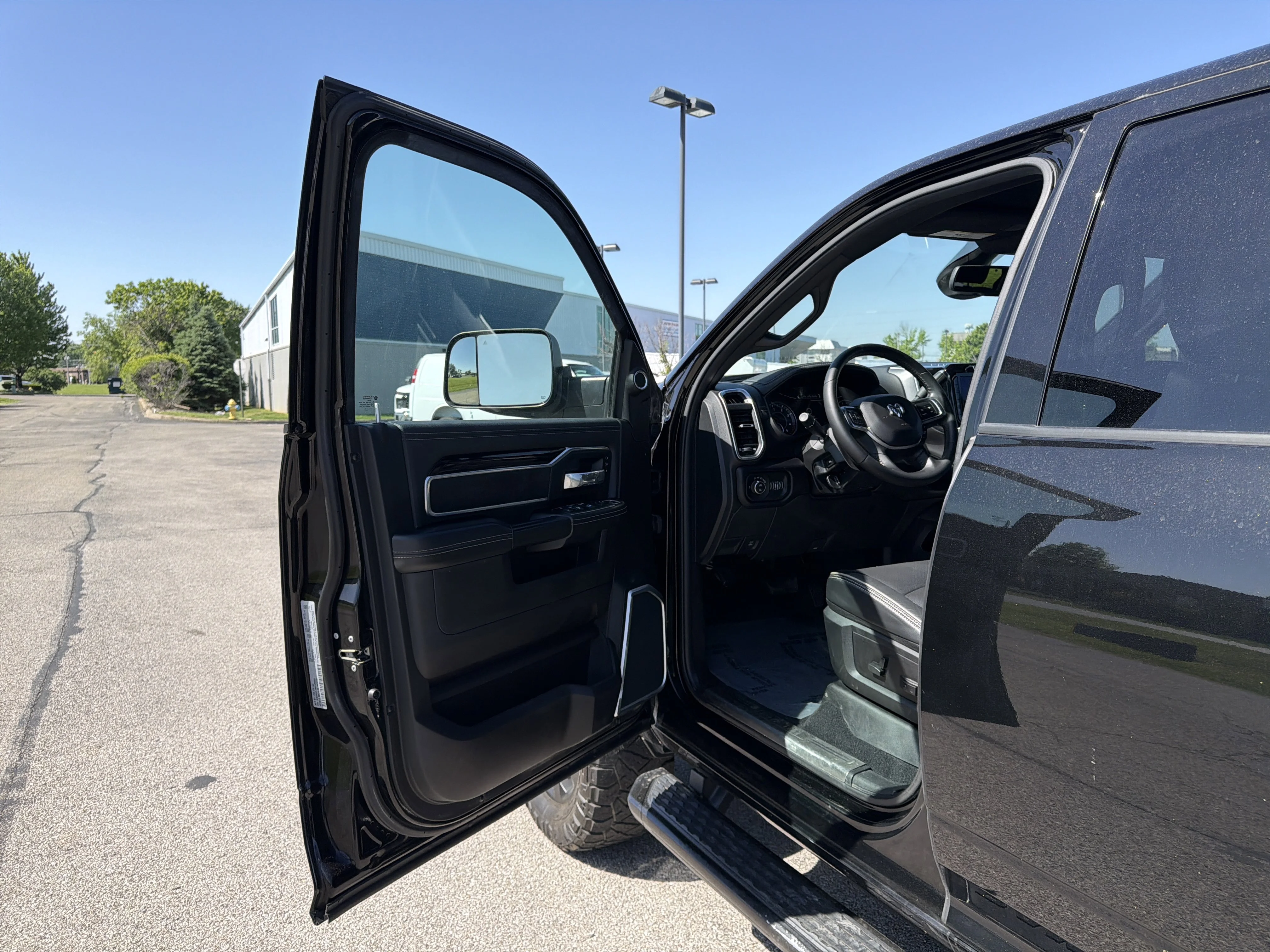 Used 2021 Diamond Black Crystal Pearlcoat Ram Laramie image 10