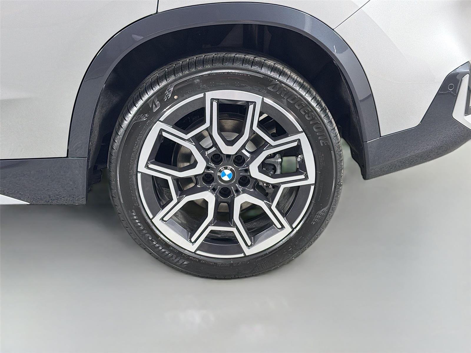 New 2026 Space Silver Metallic BMW xDrive28i image 58