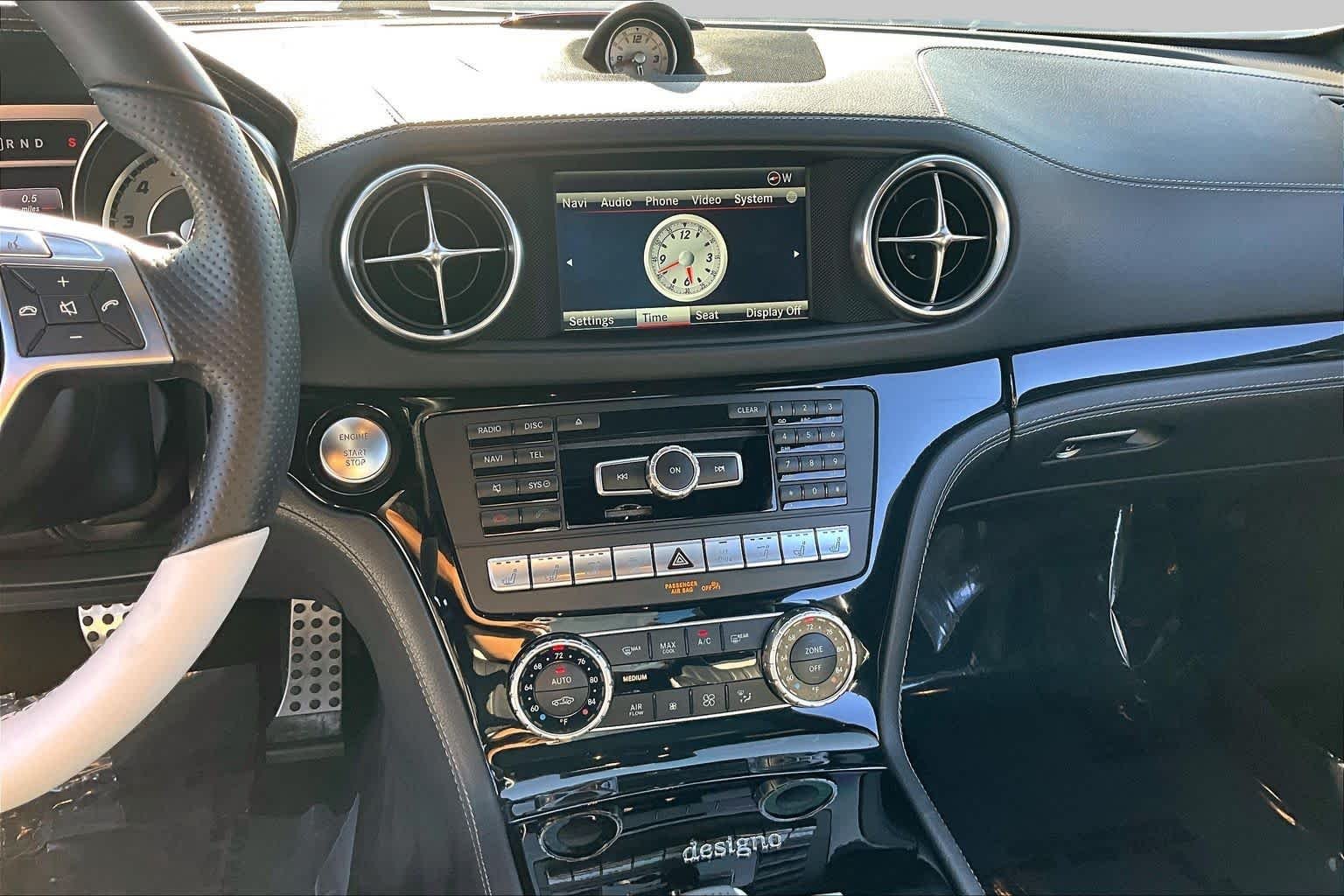 Used 2015 designo Diamond White Metallic Mercedes-Benz SL 550 image 7