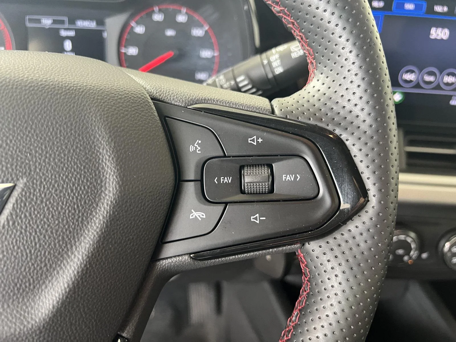 Used 2024 Crimson Chevrolet 1RS image 9
