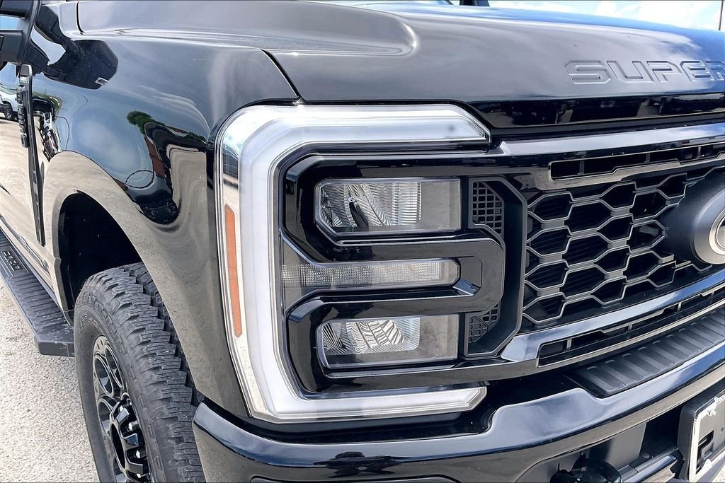 New 2026 Agate Black Metallic Ford Lariat image 16