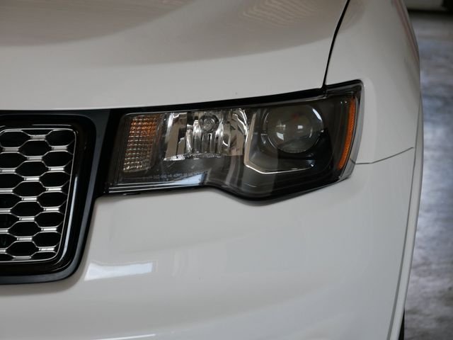Certified Used 2021 Bright White Clearcoat Jeep Laredo X image 5