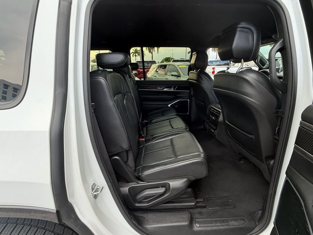 Used 2022 White Jeep Series II image 18