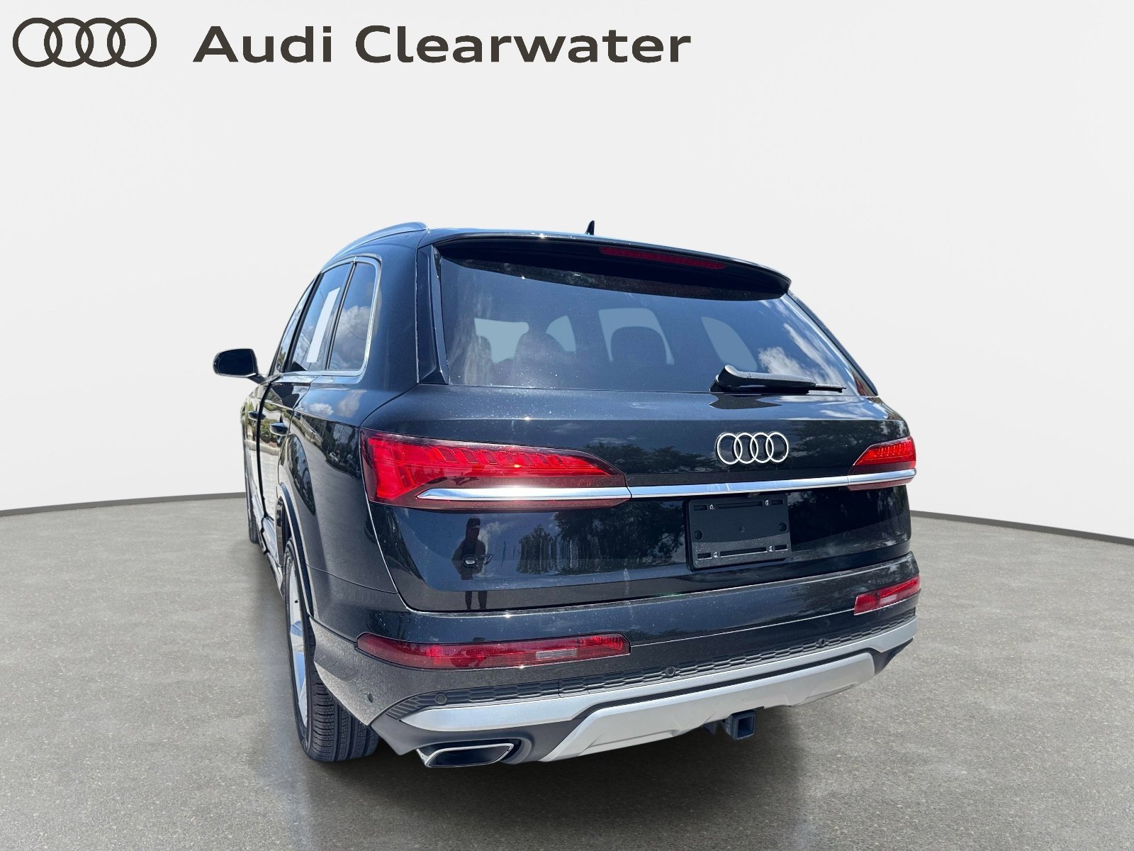 View vehicle photo 7