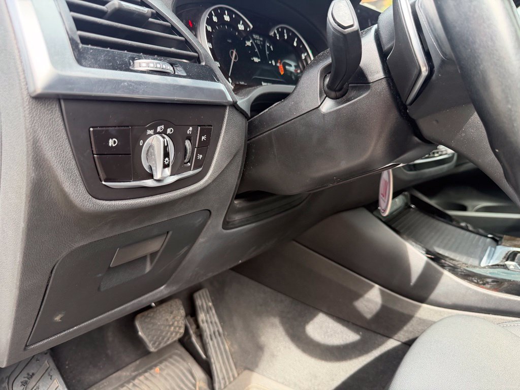 Used 2019 White BMW sDrive30i image 22
