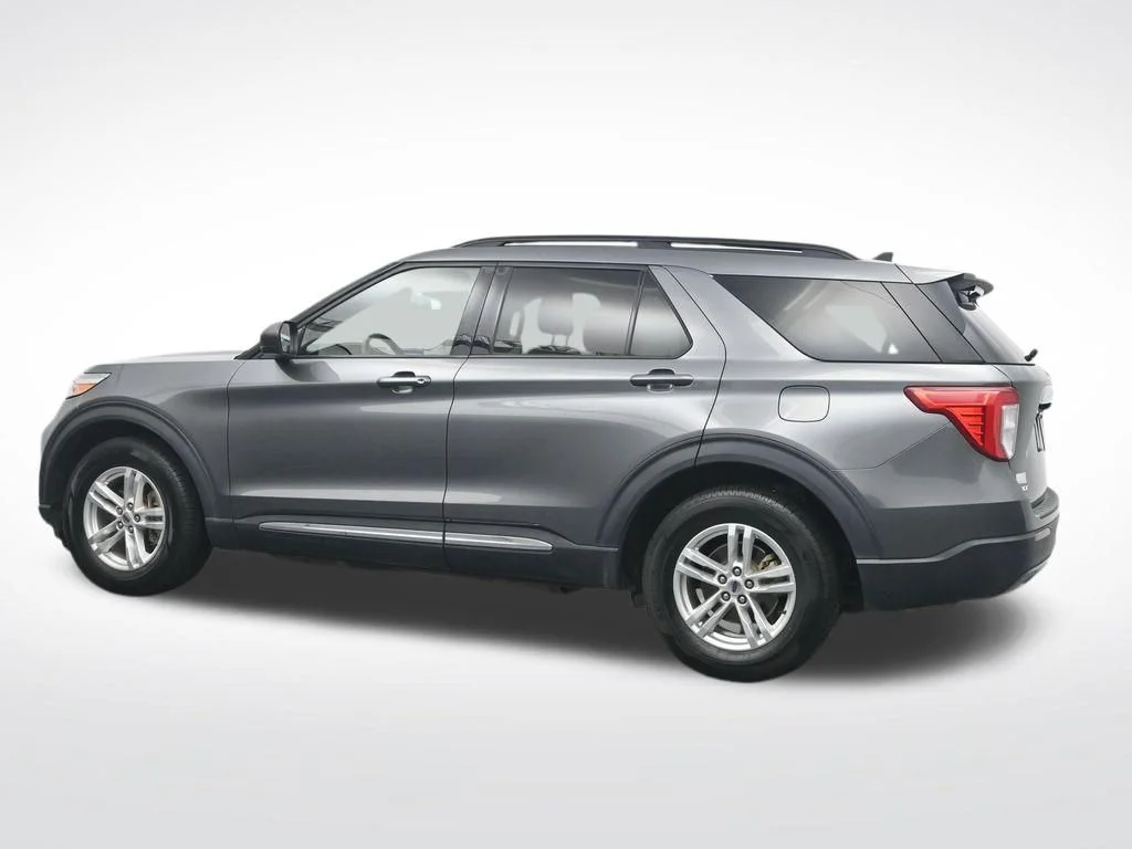 Used 2022 Carbonized Gray Metallic Ford XLT image 10