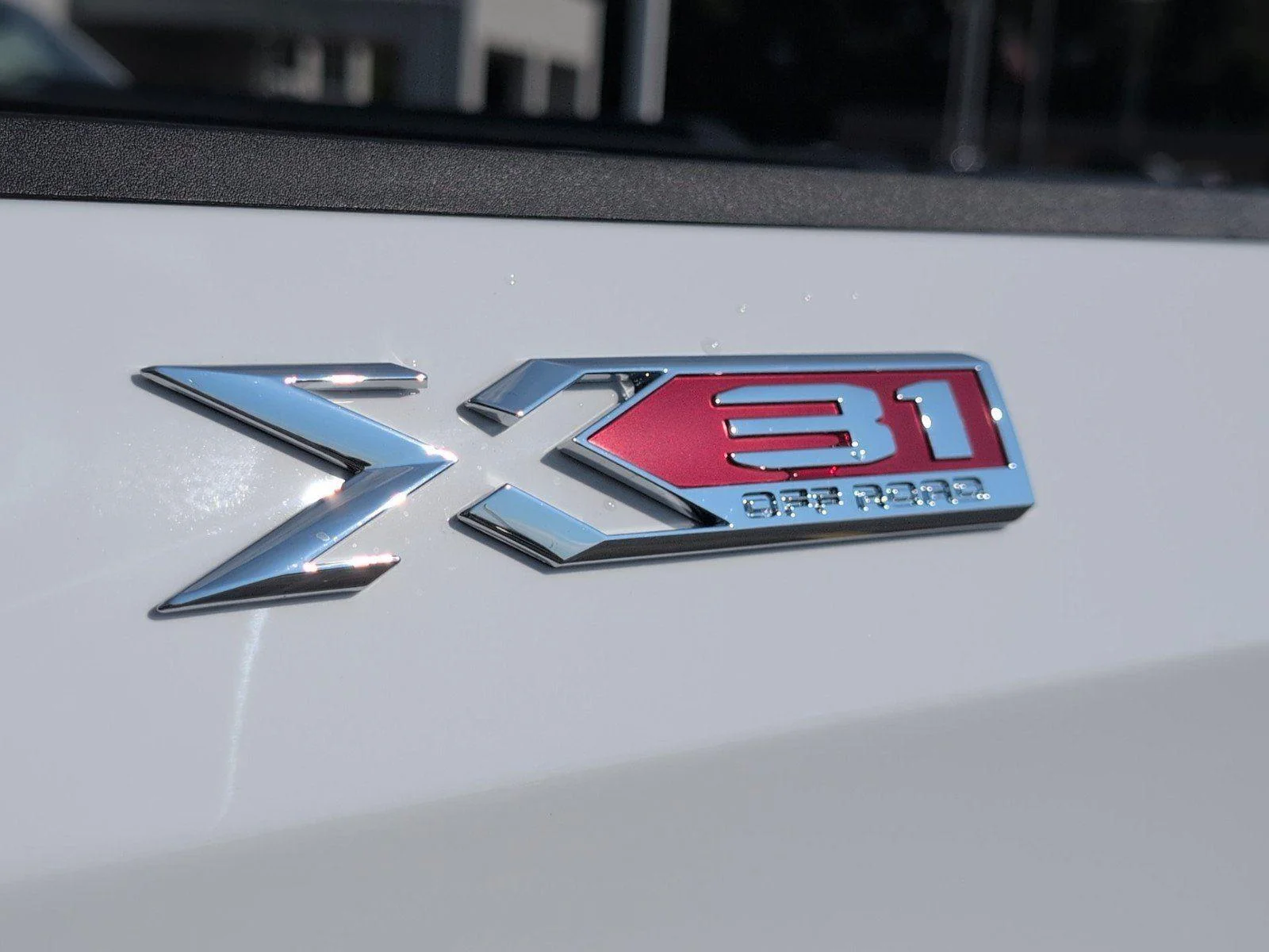 New 2026 Summit White GMC SLT image 5