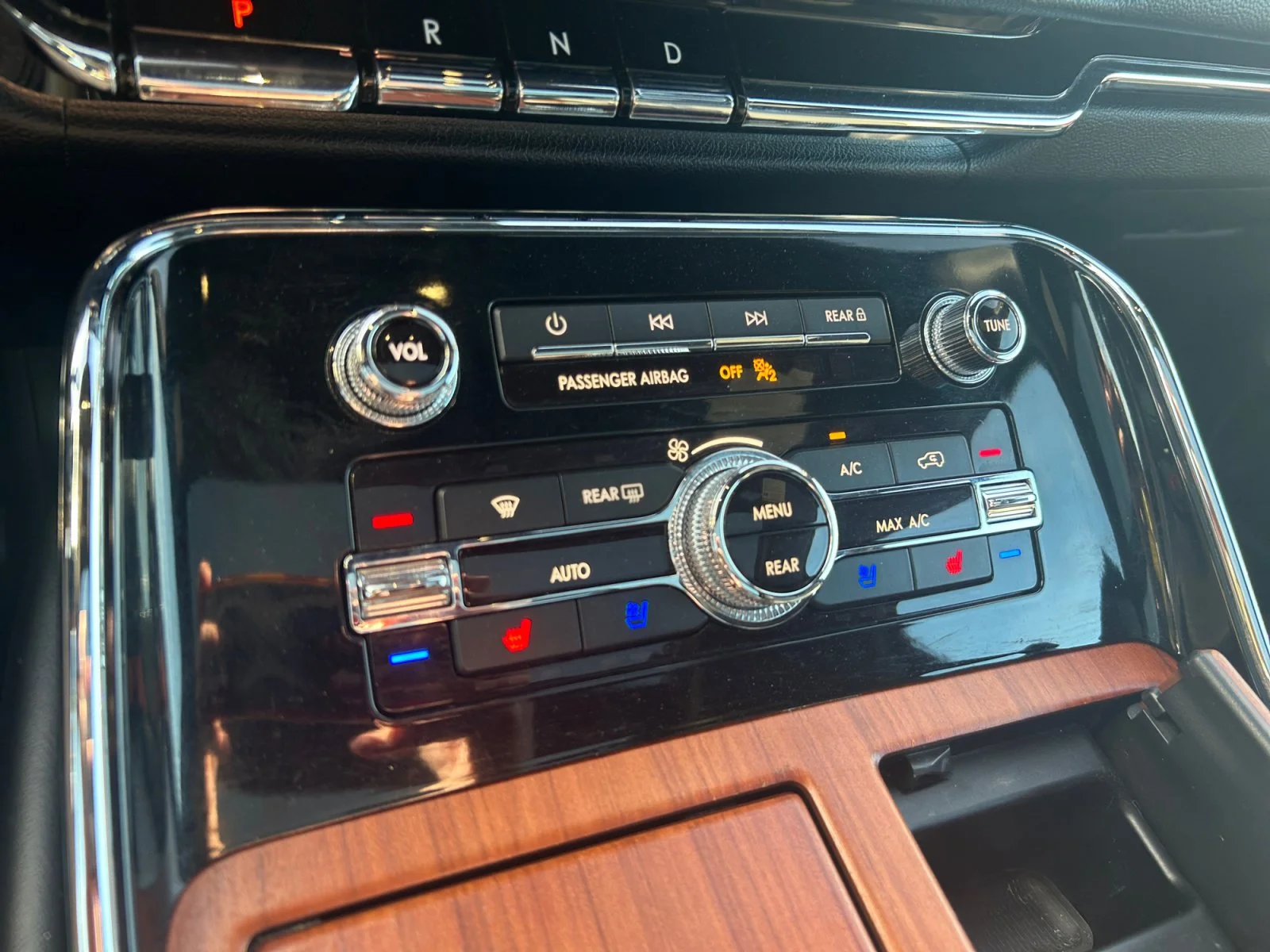 Used 2020 BLACK Lincoln RESERVE image 23