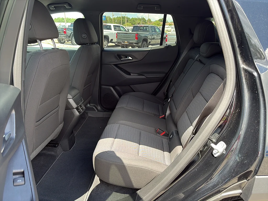 Used 2025 Mosaic Black Metallic Chevrolet  image 17