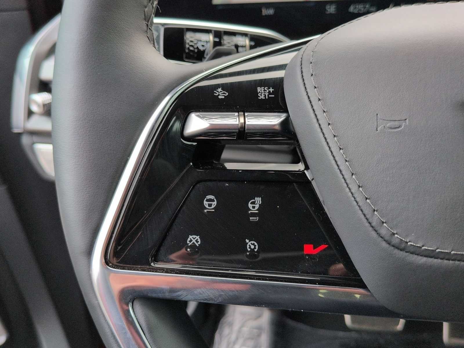 2026 Cadillac VISTIQ Platinum Sport - Photo 15