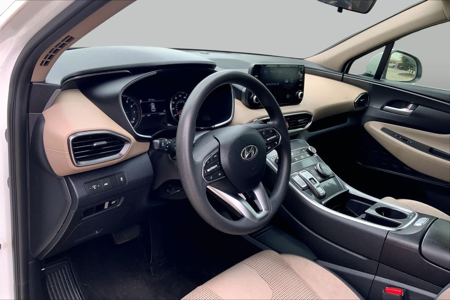 Used 2022 Quartz White Hyundai SE image 18