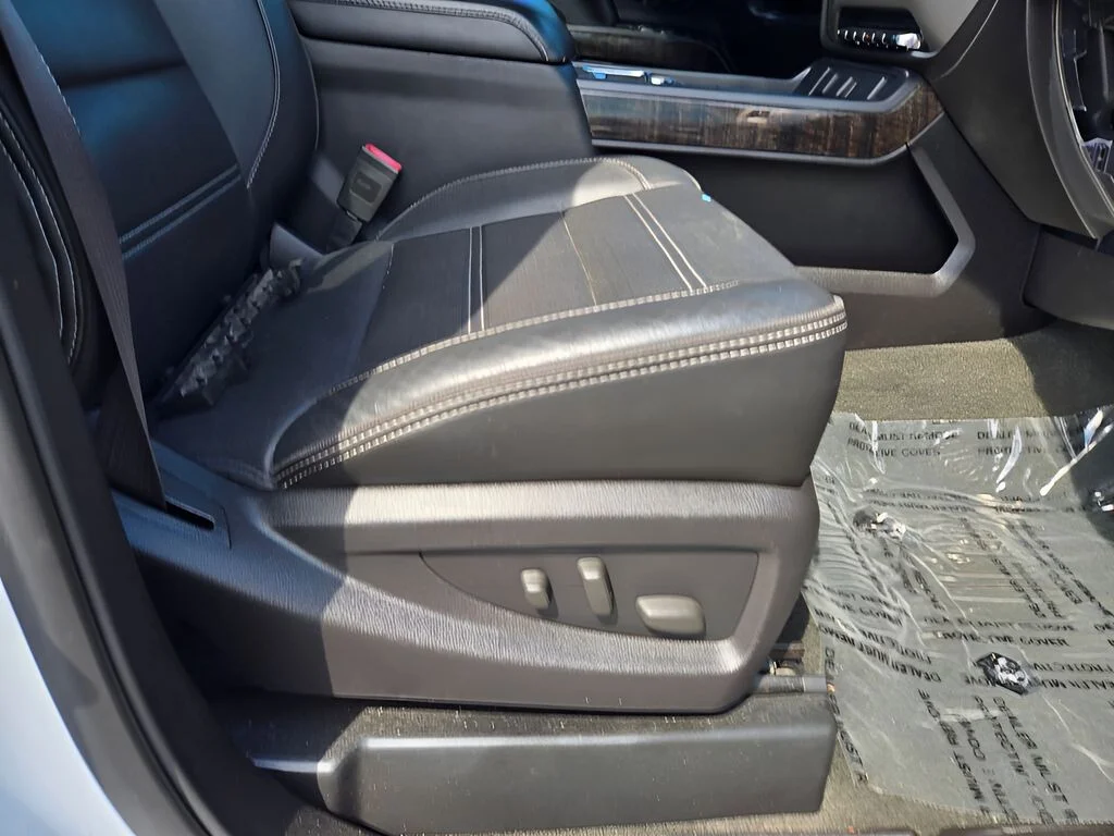 Used 2015 White GMC Denali image 8