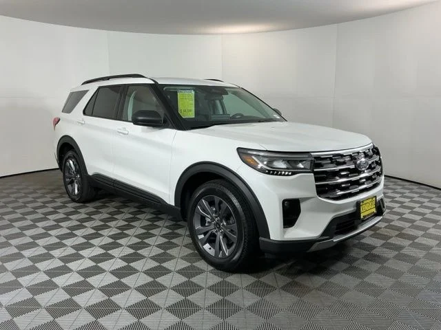 New 2026 Star White Metallic Tri-Coat Ford Active image 3