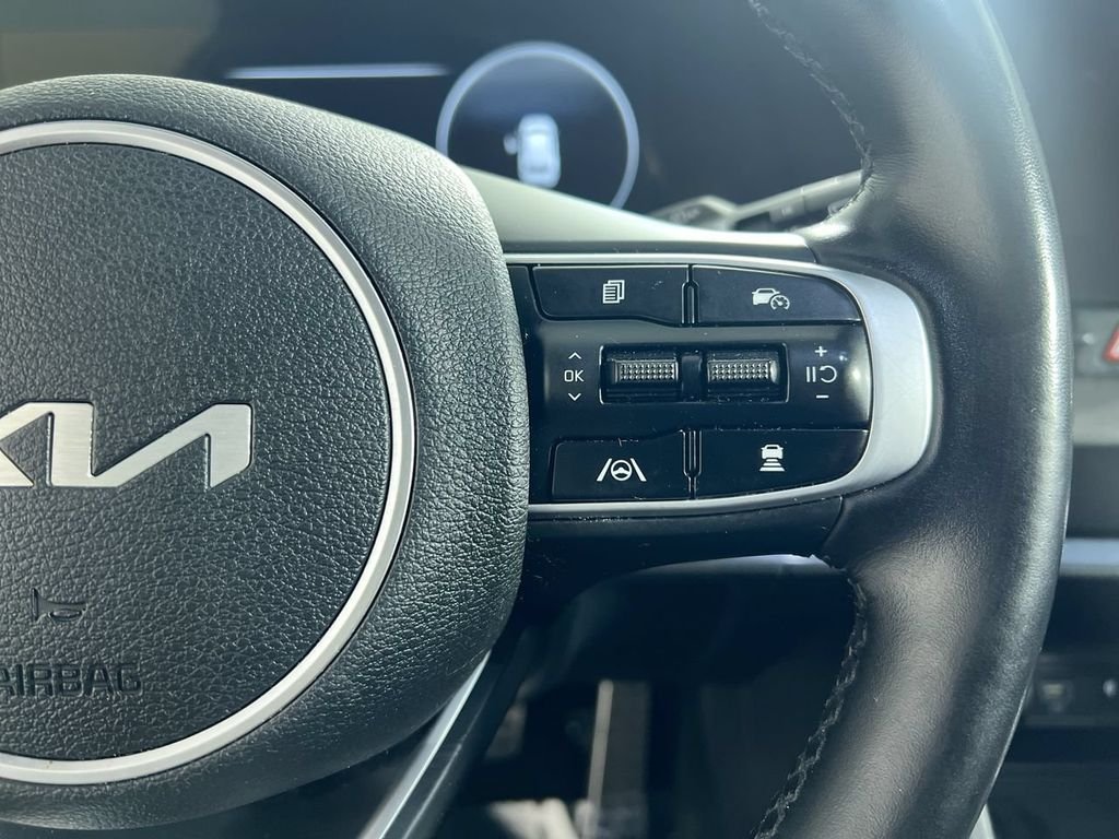 Used 2023 White Kia X-Pro Prestige image 19