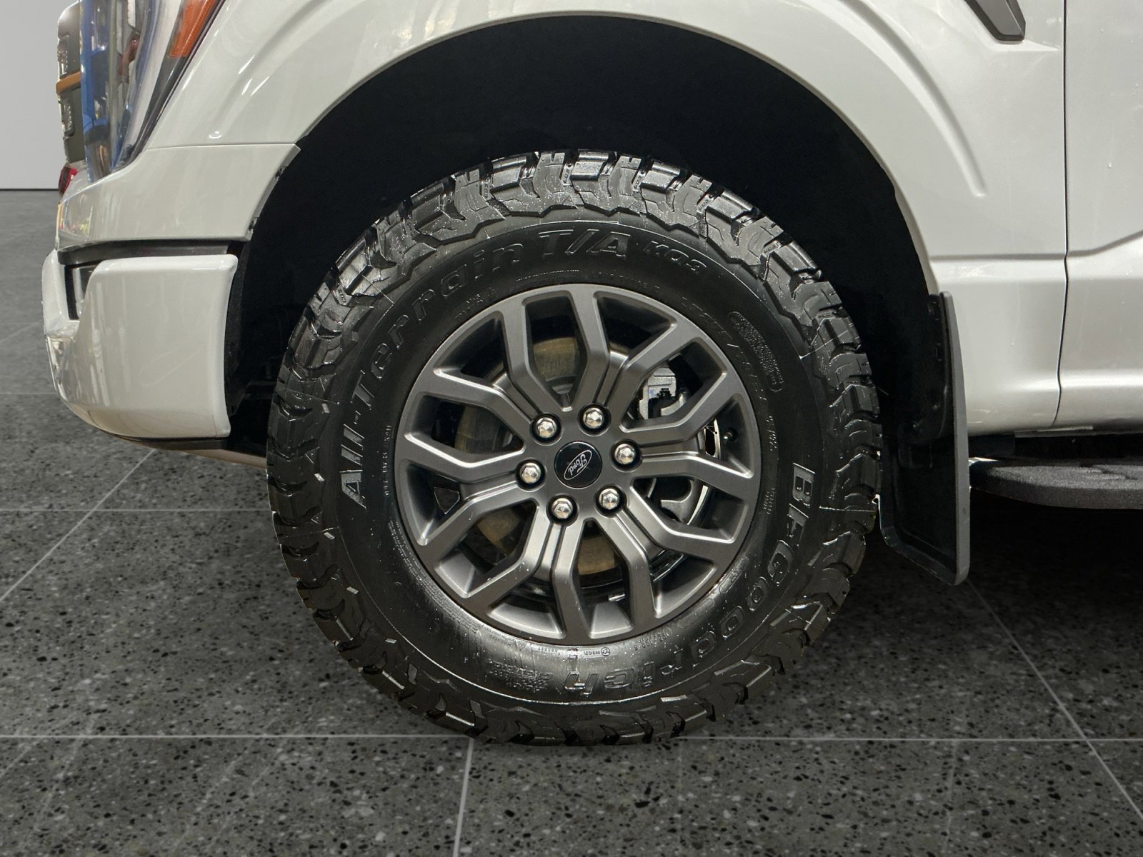 Used 2023 Stone Gray Ford XL image 14