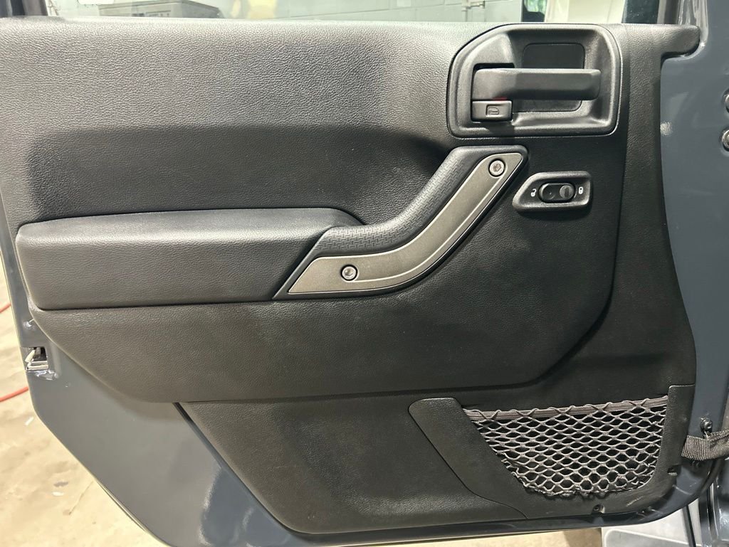 Used 2018 Gray Jeep Unlimited Sport image 12