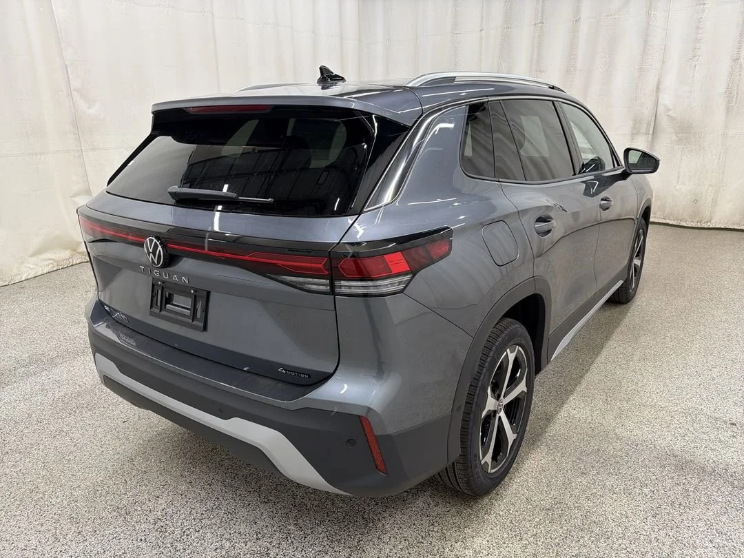 New 2026 Platinum Gray Metallic Volkswagen SE image 8