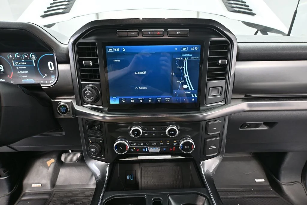 Used 2022 White Ford Lariat image 28