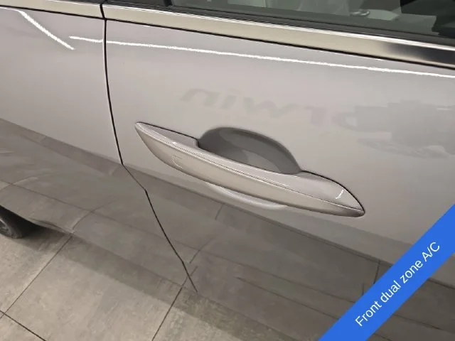 Used 2025 Metal Hyundai Limited image 8