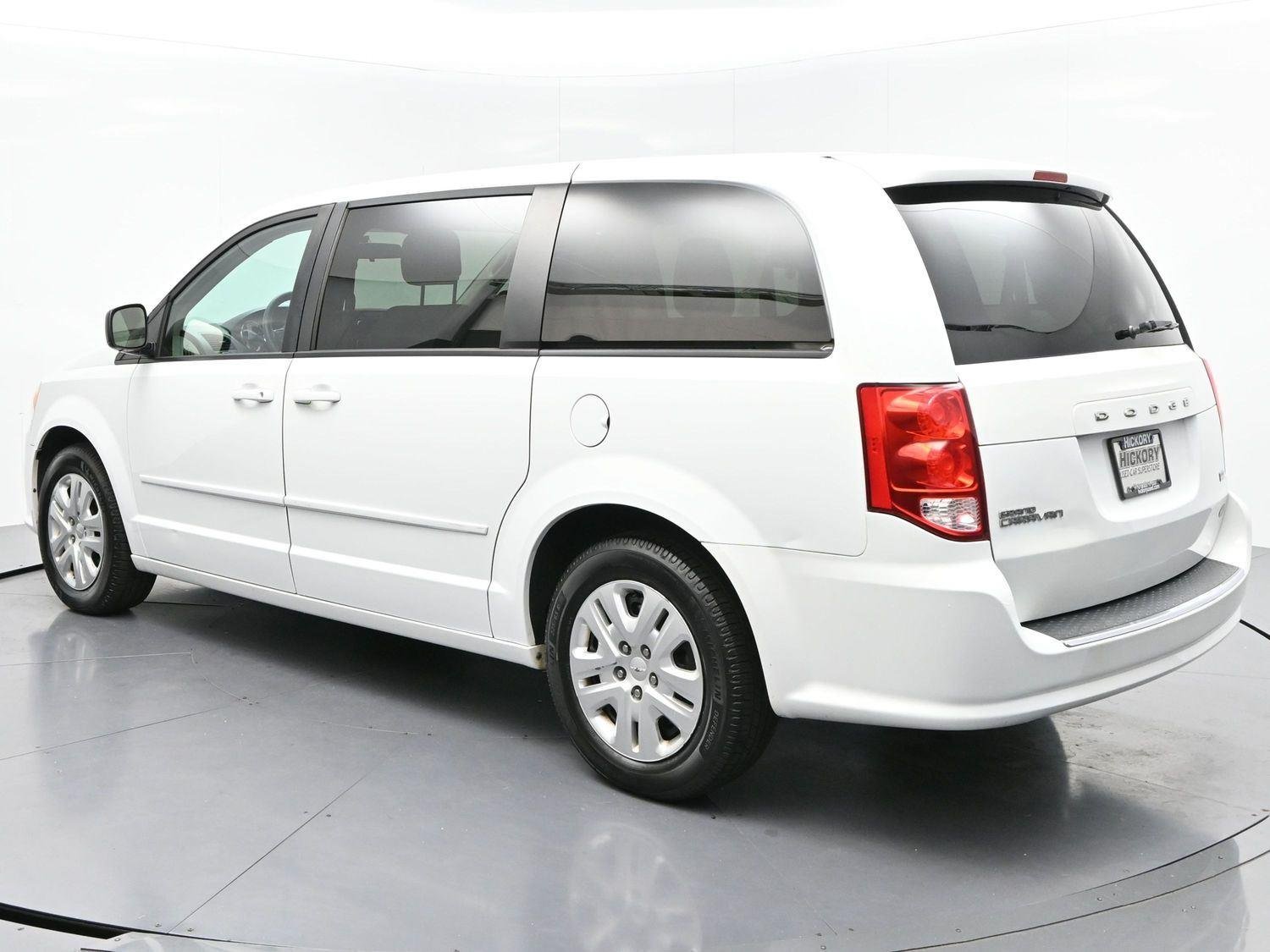 Used 2017 White Knuckle Clearcoat Dodge SE image 5