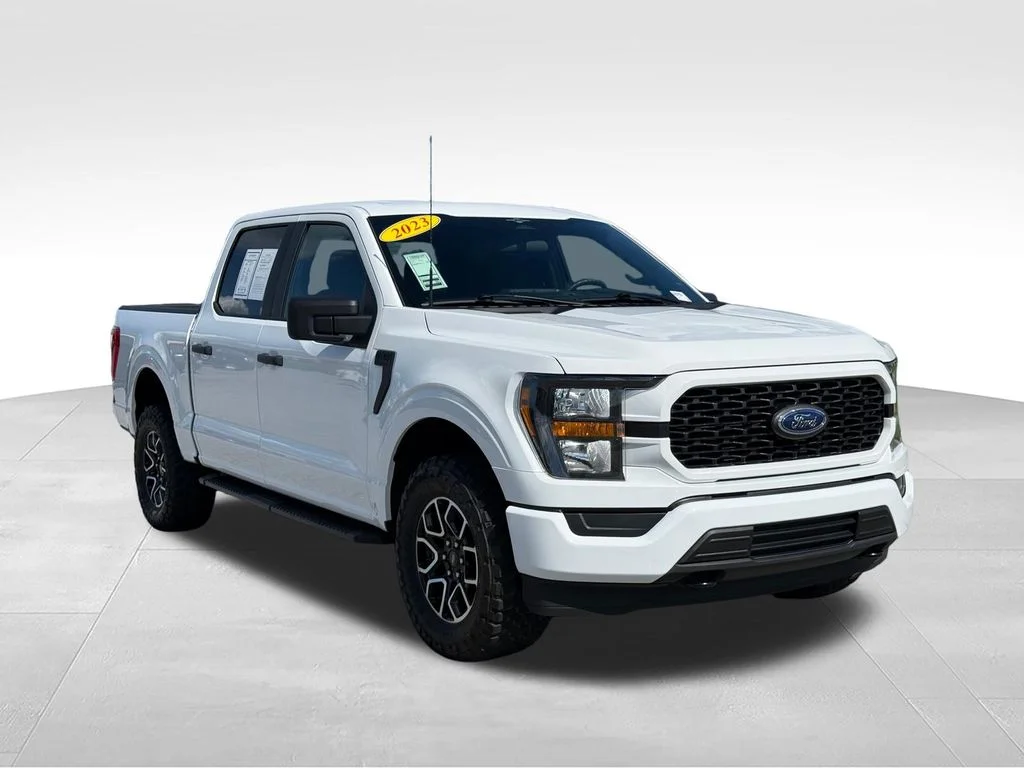 Used 2023 White Ford XL image 32