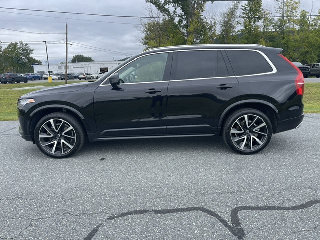 Used 2021 Black Volvo Momentum image 2