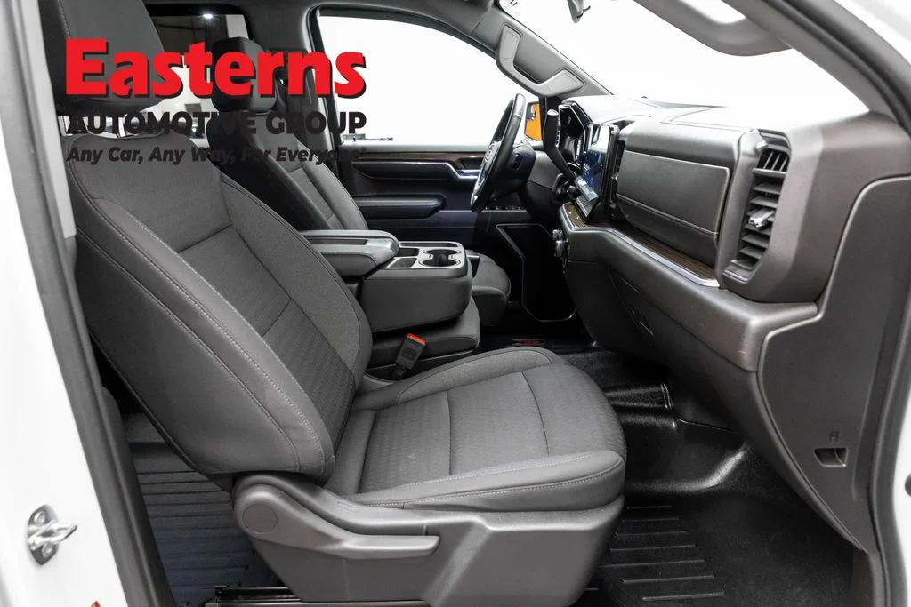 Used 2023 White Chevrolet LT image 25