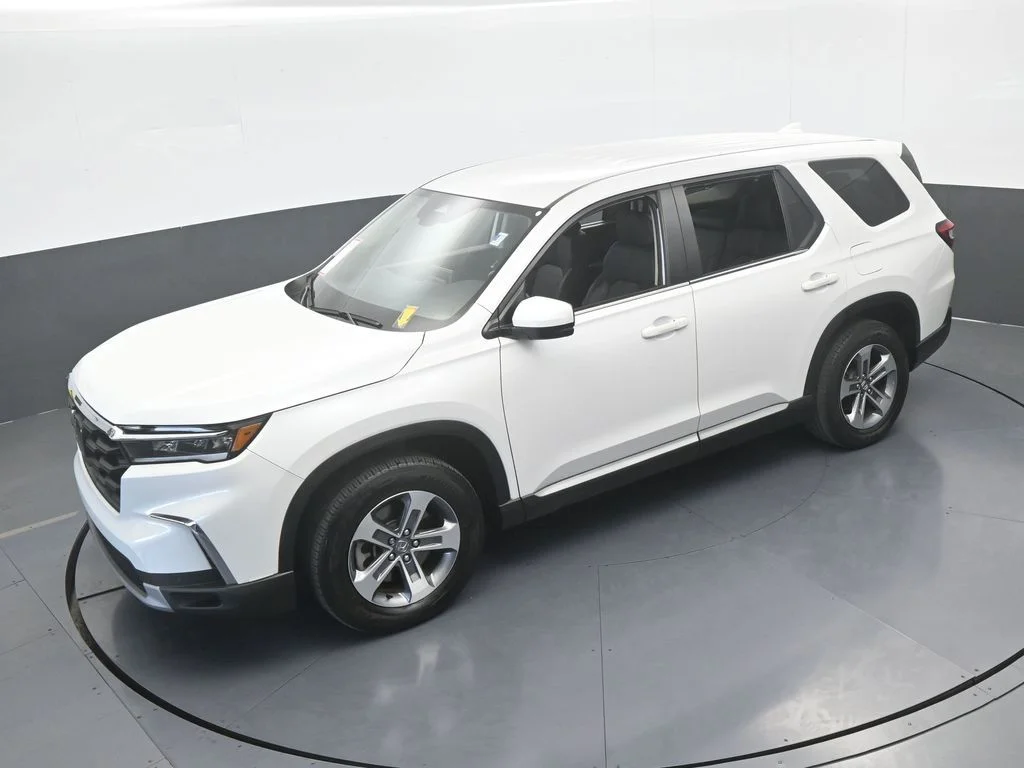 Used 2025 White Honda EX-L image 51