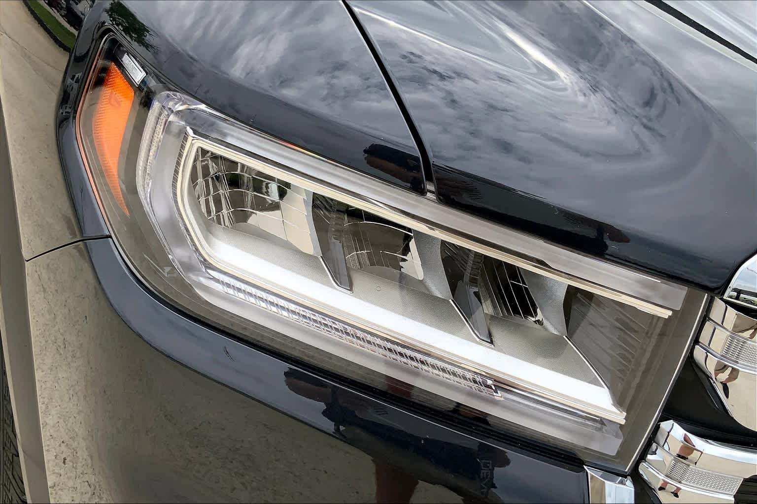 Used 2020 Carbon Black Metallic GMC SLT image 28