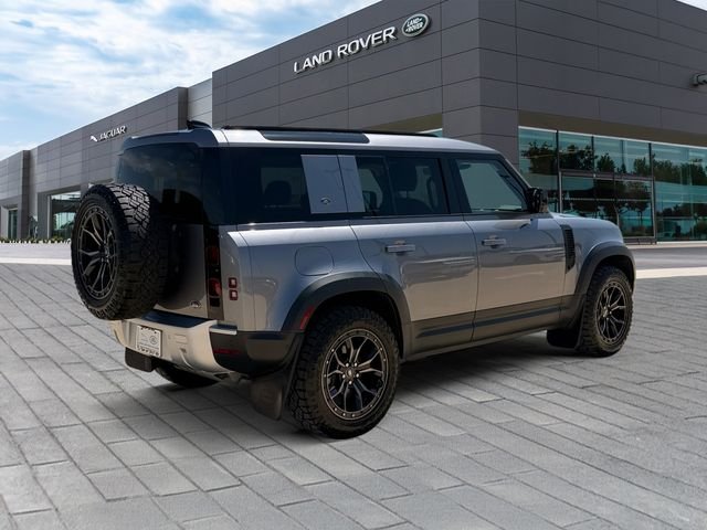 Used 2022 Eiger Grey Metallic Land Rover S image 5