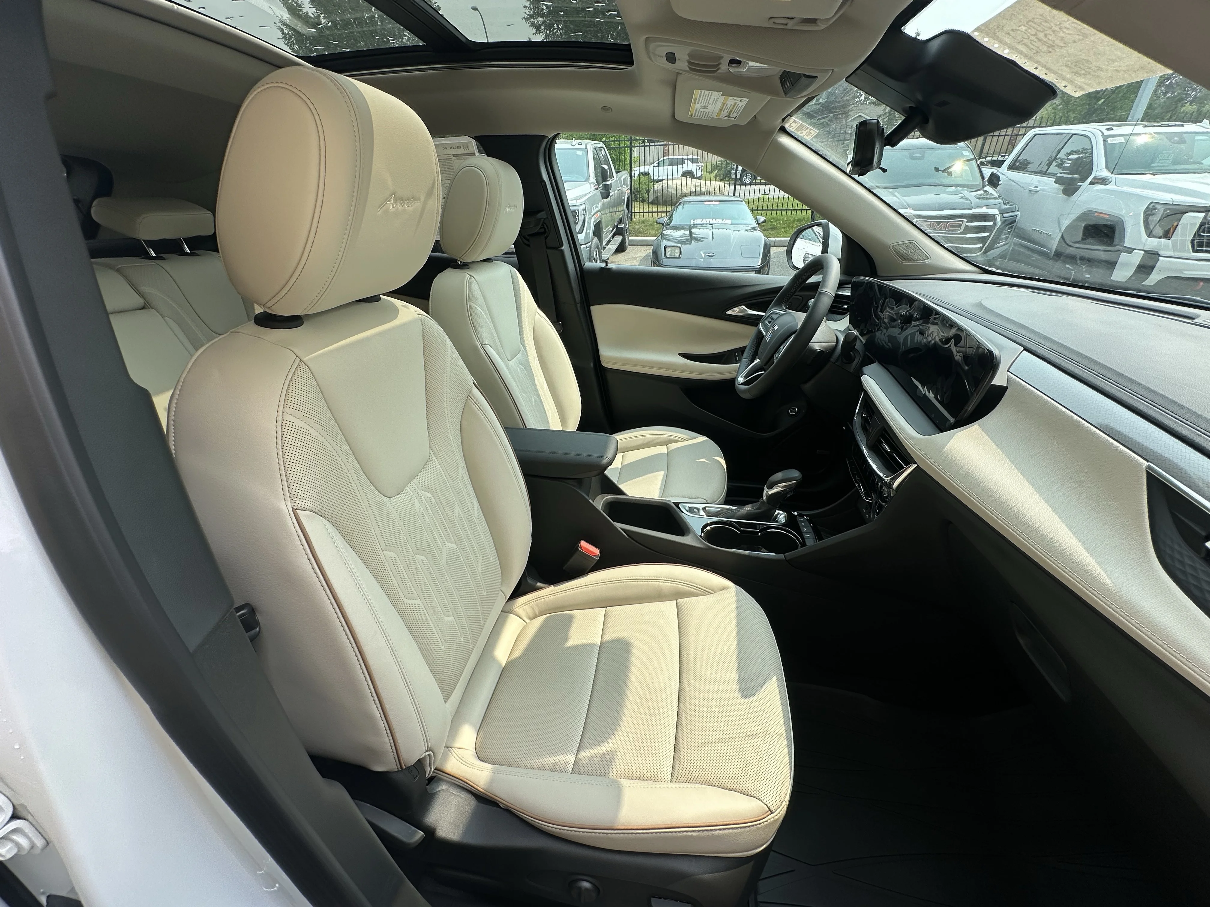 New 2026 White Frost Tricoat Buick Avenir image 19