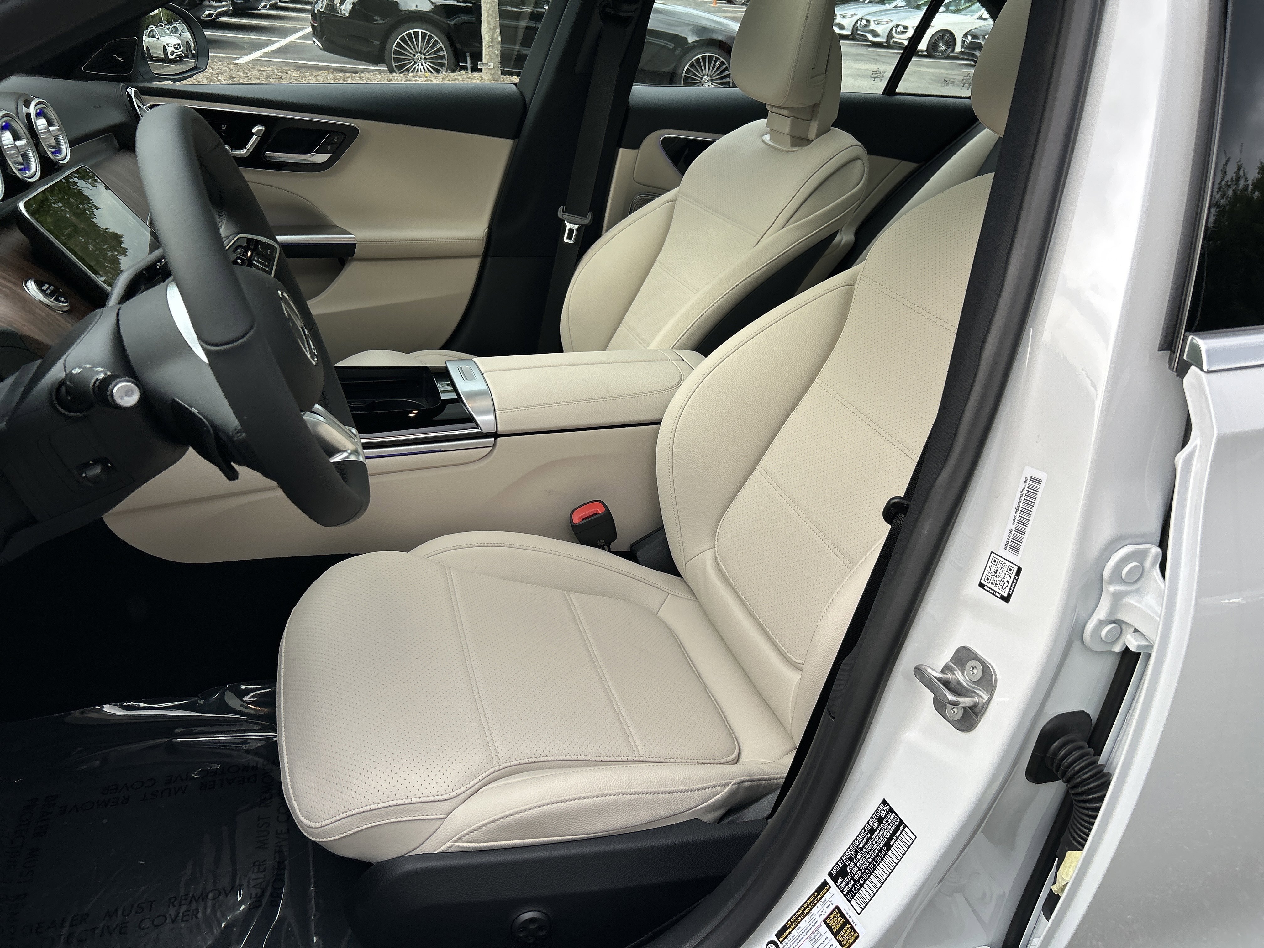 New 2026 MANUFAKTUR Moonlight White Metallic Mercedes-Benz C 300 4MATIC® Sedan image 21